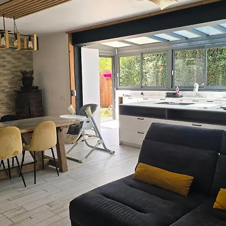 Maison De Village